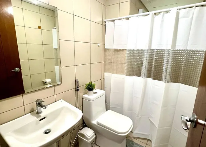 Staycation Pasay Near Airport & Mall Of 7a بيت للعطل