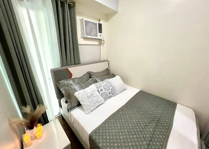 Staycation Pasay Near Airport & Mall Of 7a بيت للعطل *